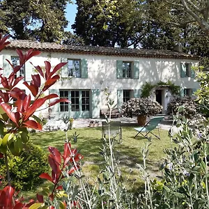 https://chambre-dans-mas-prs-davignon.aixenprovencehotels.org