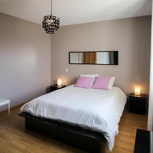 https://maison-tendance-avec-jardin-centre-village-eyragues.aixenprovencehotels.org